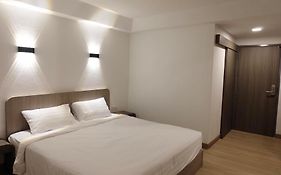 โรงแรม อู่ทอง